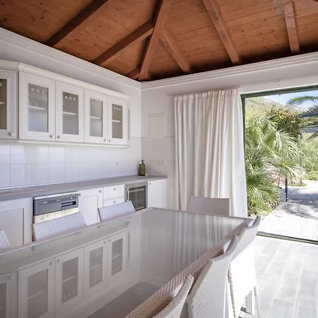 5br Mediterranean