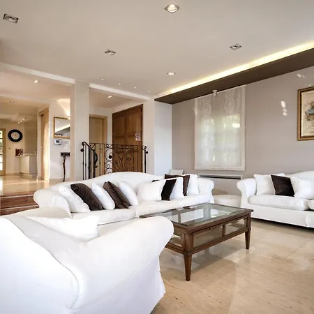 5br Mediterranean Villa *
