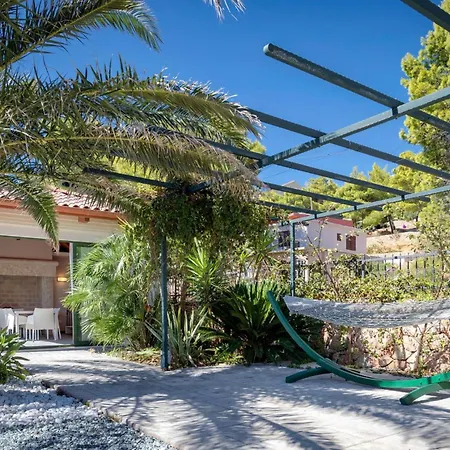 5br Mediterranean Villa *