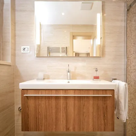 5br Mediterranean *