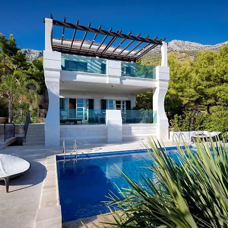 Villa 5br Mediterranean *